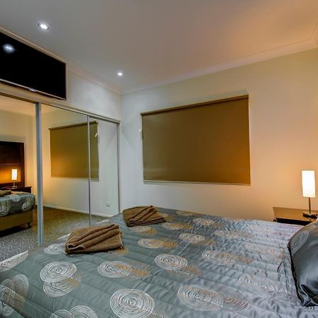 Western Downs Motor Inn Miles Bagian luar foto