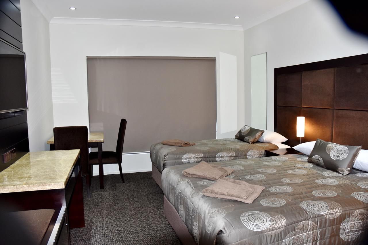 Western Downs Motor Inn Miles Bagian luar foto