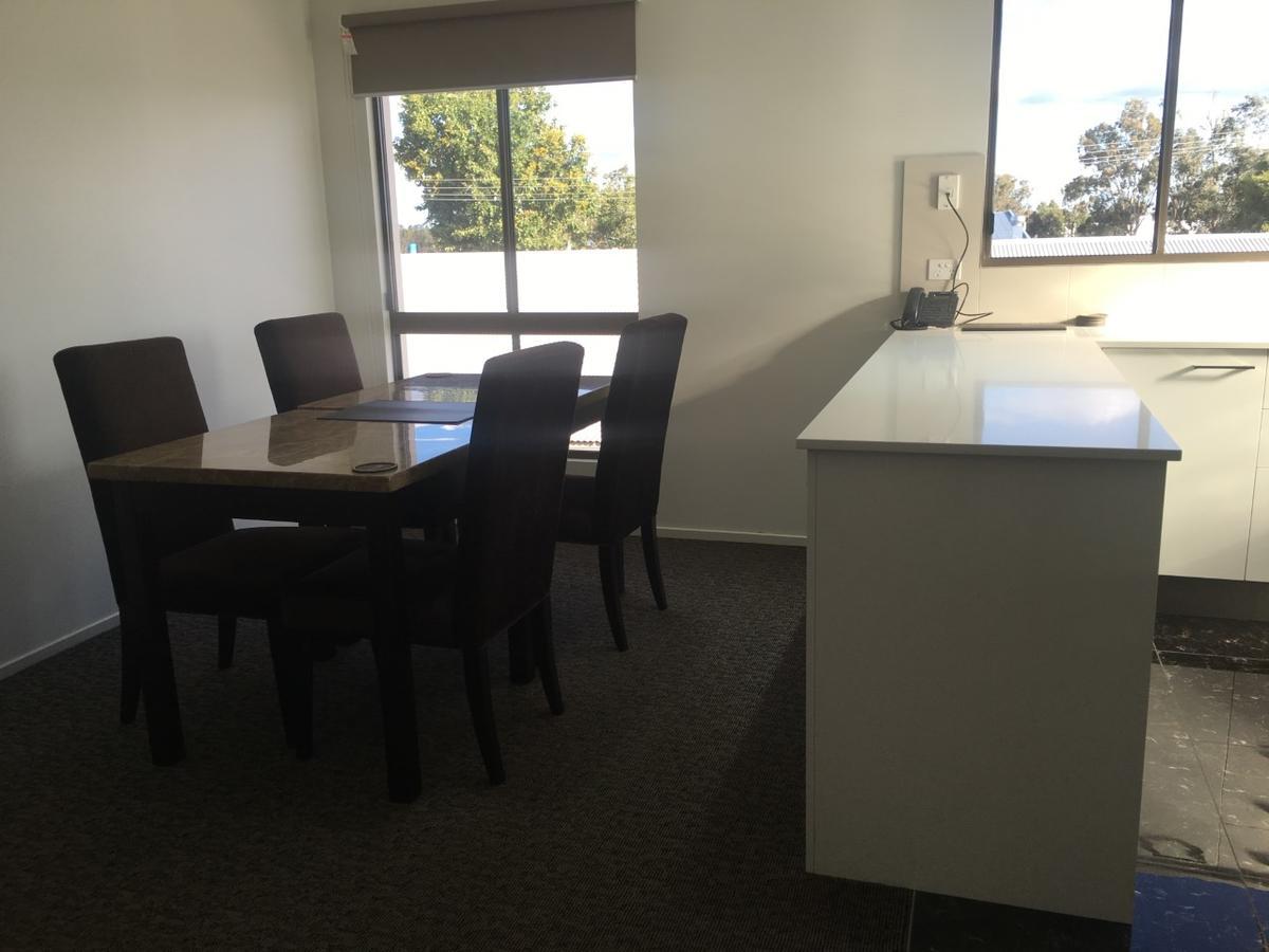 Western Downs Motor Inn Miles Bagian luar foto